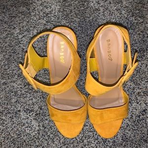 Mustard Size 8.5 heels